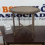 LOTE 019 - 01 MESINHA DE CANTO DE JARDIM. (NO ESTADO EM QUE SE ENCONTRA. SUJEITO A AVARIAS OCULTAS/VISÍVEIS.) BF8625S