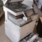 LOTE 337 - 01 COPIADORA MULTIFUNCIONAL MARCA RICOH MODELO MP C5503. (NO ESTADO) ATENÇÃO! FAZER A VISITAÇÃO ANTES DE ARREMATAR, NÃO SABEMOS SE FUNCIONA, LEILÃO NÃO TEM GARANTIA E NEM DEVOLUÇÃO, SUJEITO A POSSÍVEIS AVARIAS VISÍVEIS/OCULTAS E/OU AUSÊNCIA DE COMPONENTES.