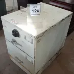 LOTE 124 - 01 COFRE. (NO ESTADO EM QUE SE ENCONTRA. SUJEITO A AVARIAS OCULTAS/VISÍVEIS.) BH1466B