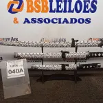 LOTE 040 - 03 ESPADAS KATANA ORNAMENTAL COM SUPORTE. (NO ESTADO) ATENÇÃO! FAZER A VISITAÇÃO ANTES DE ARREMATAR, NÃO SABEMOS SE FUNCIONA, LEILÃO NÃO TEM GARANTIA E NEM DEVOLUÇÃO, SUJEITO A POSSÍVEIS AVARIAS VISÍVEIS/OCULTAS E/OU AUSÊNCIA DE COMPONENTES.