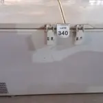 LOTE 340 - 01 FREEZER HORIZONTAL 02 PORTAS MARCA GELOPAR. (NO ESTADO) ATENÇÃO! FAZER A VISITAÇÃO ANTES DE ARREMATAR, NÃO SABEMOS SE FUNCIONA, LEILÃO NÃO TEM GARANTIA E NEM DEVOLUÇÃO, SUJEITO A POSSÍVEIS AVARIAS VISÍVEIS/OCULTAS E/OU AUSÊNCIA DE COMPONENTES.