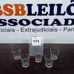 LOTE 071 - 05 COPOS EM VIDRO. (NO ESTADO EM QUE SE ENCONTRA. SUJEITO A AVARIAS OCULTAS/VISÍVEIS.)
