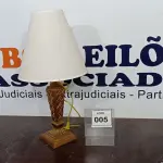 LOTE 005 - 01 ABAJUR. (NO ESTADO EM QUE SE ENCONTRA. SUJEITO A AVARIAS OCULTAS/VISÍVEIS.) AU2335A