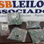 LOTE 332 - 05 PLACAS MÃE. (NO ESTADO) ATENÇÃO! FAZER A VISITAÇÃO ANTES DE ARREMATAR, NÃO SABEMOS SE FUNCIONA, LEILÃO NÃO TEM GARANTIA E NEM DEVOLUÇÃO, SUJEITO A POSSÍVEIS AVARIAS VISÍVEIS/OCULTAS E/OU AUSÊNCIA DE COMPONENTES.