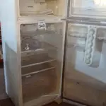 LOTE 343 - 01 GELADEIRA 02 PORTAS MARCA ELECTROLUX. (NO ESTADO) ATENÇÃO! FAZER A VISITAÇÃO ANTES DE ARREMATAR, NÃO SABEMOS SE FUNCIONA, LEILÃO NÃO TEM GARANTIA E NEM DEVOLUÇÃO, SUJEITO A POSSÍVEIS AVARIAS VISÍVEIS/OCULTAS E/OU AUSÊNCIA DE COMPONENTES.