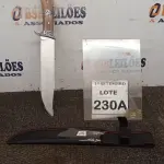 LOTE 230 - 01 FACA COM CABEÇA DE ONÇA AÇO INOX TAMANHO TOTAL 36CM. (NO ESTADO) ATENÇÃO! FAZER A VISITAÇÃO ANTES DE ARREMATAR, NÃO SABEMOS SE FUNCIONA, LEILÃO NÃO TEM GARANTIA E NEM DEVOLUÇÃO, SUJEITO A POSSÍVEIS AVARIAS VISÍVEIS/OCULTAS E/OU AUSÊNCIA DE COMPONENTES.