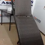 LOTE 135 - 01 ESPREGUIÇADEIRA. (NO ESTADO EM QUE SE ENCONTRA. SUJEITO A AVARIAS OCULTAS/VISÍVEIS.) BJ7365V