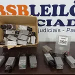 LOTE 358 - 01 LOTE COM GRANDE QUANTIDADE DE CÂMERAS DE MONITORAMENTO DE MARCAS E MODELOS VARIADOS (NO ESTADO) ATENÇÃO! FAZER A VISITAÇÃO ANTES DE ARREMATAR, NÃO SABEMOS SE FUNCIONA, LEILÃO NÃO TEM GARANTIA E NEM DEVOLUÇÃO, SUJEITO A POSSÍVEIS AVARIAS VISÍVEIS/OCULTAS E/OU AUSÊNCIA DE COMPONENTES.