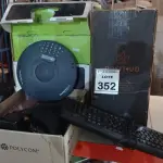 LOTE 352 - 04 APARELHOS DE AUDIOCONFERÊNCIA MARCA INTELBRAS E 01 MARCA POLYCOM E GRANDE QUANTIDADE DE TECLADOS PARA PC MARCAS E MODELOS DIVERSOS. (NO ESTADO) ATENÇÃO! FAZER A VISITAÇÃO ANTES DE ARREMATAR, NÃO SABEMOS SE FUNCIONA, LEILÃO NÃO TEM GARANTIA E NEM DEVOLUÇÃO, SUJEITO A POSSÍVEIS AVARIAS VISÍVEIS/OCULTAS E/OU AUSÊNCIA DE COMPONENTES.