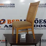 LOTE 023 - 01 CADEIRA DE COZINHA. (NO ESTADO EM QUE SE ENCONTRA. SUJEITO A AVARIAS OCULTAS/VISÍVEIS.) BF8696V