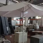 LOTE 127 - 01 GUARDA SOL. (NO ESTADO EM QUE SE ENCONTRA. SUJEITO A AVARIAS OCULTAS/VISÍVEIS.) BH1648H