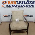 LOTE 114 - 01 POLTRONA. (NO ESTADO EM QUE SE ENCONTRA. SUJEITO A AVARIAS OCULTAS/VISÍVEIS.) BF8703L