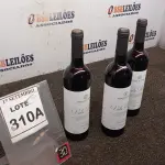 LOTE 310 - 03 GARRAFAS DE VINHO TINTO VALA REAL PORTUGUÊS SAFRA 2019 750ML. (NO ESTADO) ATENÇÃO! FAZER A VISITAÇÃO ANTES DE ARREMATAR, NÃO SABEMOS SE FUNCIONA, LEILÃO NÃO TEM GARANTIA E NEM DEVOLUÇÃO, SUJEITO A POSSÍVEIS AVARIAS VISÍVEIS/OCULTAS E/OU AUSÊNCIA DE COMPONENTES.