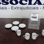 LOTE 068 - 04 XÍCARAS COM 04 PIRES. (NO ESTADO EM QUE SE ENCONTRA. SUJEITO A AVARIAS OCULTAS/VISÍVEIS.)