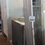 LOTE 349 - 01 AR CONDICIONADO 56000BTUS MARCA ELECTROLUX. (NO ESTADO) ATENÇÃO! FAZER A VISITAÇÃO ANTES DE ARREMATAR, NÃO SABEMOS SE FUNCIONA, LEILÃO NÃO TEM GARANTIA E NEM DEVOLUÇÃO, SUJEITO A POSSÍVEIS AVARIAS VISÍVEIS/OCULTAS E/OU AUSÊNCIA DE COMPONENTES.
