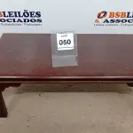 LOTE 050 - 01 MESA DE CENTRO. (NO ESTADO EM QUE SE ENCONTRA. SUJEITO A AVARIAS OCULTAS/VISÍVEIS.) BJ7205D