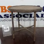LOTE 019 - 01 MESINHA DE CANTO DE JARDIM. (NO ESTADO EM QUE SE ENCONTRA. SUJEITO A AVARIAS OCULTAS/VISÍVEIS.) BF8625S