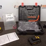 LOTE 210 - 01 PARAFUSADEIRA 36V DUAS BATERIAS COM MALETA E BITS. (NO ESTADO) ATENÇÃO! FAZER A VISITAÇÃO ANTES DE ARREMATAR, NÃO SABEMOS SE FUNCIONA, LEILÃO NÃO TEM GARANTIA E NEM DEVOLUÇÃO, SUJEITO A POSSÍVEIS AVARIAS VISÍVEIS/OCULTAS E/OU AUSÊNCIA DE COMPONENTES.