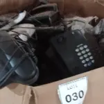 LOTE 030 - 50 APARELHOS TELEFÔNICOS. (NO ESTADO EM QUE SE ENCONTRA. SUJEITO A AVARIAS OCULTAS/VISÍVEIS.)