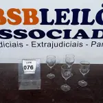 LOTE 076 - 04 TAÇAS EM VIDRO. (NO ESTADO EM QUE SE ENCONTRA. SUJEITO A AVARIAS OCULTAS/VISÍVEIS.)