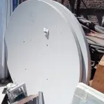 LOTE 489 - 03 ANTENAS PARABÓLICAS. (NO ESTADO) ATENÇÃO! FAZER A VISITAÇÃO ANTES DE ARREMATAR, NÃO SABEMOS SE FUNCIONA, LEILÃO NÃO TEM GARANTIA E NEM DEVOLUÇÃO, SUJEITO A POSSÍVEIS AVARIAS VISÍVEIS/OCULTAS E/OU AUSÊNCIA DE COMPONENTES.