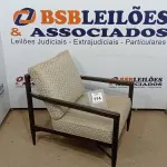LOTE 114 - 01 POLTRONA. (NO ESTADO EM QUE SE ENCONTRA. SUJEITO A AVARIAS OCULTAS/VISÍVEIS.) BF8703L