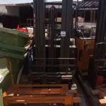 LOTE 499 - 01 EMPILHADEIRA ELÉTRICA. (NO ESTADO) ATENÇÃO! FAZER A VISITAÇÃO ANTES DE ARREMATAR, NÃO SABEMOS SE FUNCIONA. LEILÃO NÃO TEM GARANTIA E NEM DEVOLUÇÃO, SUJEITO A POSSÍVEIS AVARIAS VISÍVEIS/OCULTAS E/OU AUSÊNCIA DE COMPONENTES.