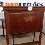 LOTE 140 - 01 CABECEIRA DE CAMA. (NO ESTADO EM QUE SE ENCONTRA. SUJEITO A AVARIAS OCULTAS/VISÍVEIS.)  BF8593U