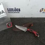 LOTE 280 - 01 FACA IMPORTADA 20CM FULL TANG CABO EM MADEIRA BAINHA DE NAPA. (NO ESTADO) ATENÇÃO! FAZER A VISITAÇÃO ANTES DE ARREMATAR, NÃO SABEMOS SE FUNCIONA. LEILÃO NÃO TEM GARANTIA E NEM DEVOLUÇÃO, SUJEITO A POSSÍVEIS AVARIAS VISÍVEIS/OCULTAS E/OU AUSÊNCIA DE COMPONENTES.