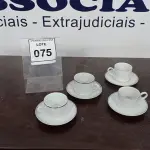 LOTE 075 - 04 XÍCARAS COM 04 PIRES. (NO ESTADO EM QUE SE ENCONTRA. SUJEITO A AVARIAS OCULTAS/VISÍVEIS.)