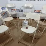 LOTE 396 - 08 CADEIRAS DE FERRO DOBRÁVEL. (NO ESTADO) ATENÇÃO! FAZER A VISITAÇÃO ANTES DE ARREMATAR, NÃO SABEMOS SE FUNCIONA. LEILÃO NÃO TEM GARANTIA E NEM DEVOLUÇÃO, SUJEITO A POSSÍVEIS AVARIAS VISÍVEIS/OCULTAS E/OU AUSÊNCIA DE COMPONENTES.