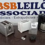 LOTE 032 - 01 CAFETEIRA REGISTRY  110V E 02 TORRADEIRAS 110V.(NO ESTADO EM QUE SE ENCONTRA. SUJEITO A AVARIAS OCULTAS/VISÍVEIS.)