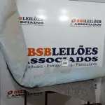 LOTE 044 - 01 CARPETE AZUL E CINZA. (NO ESTADO EM QUE SE ENCONTRA. SUJEITO A AVARIAS OCULTAS/VISÍVEIS.)