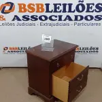 LOTE 080 - 01 MESA DE CABECEIRA. (NO ESTADO EM QUE SE ENCONTRA. SUJEITO A AVARIAS OCULTAS/VISÍVEIS.) BF8495W
