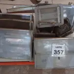LOTE 357 - 08 REFLETORES DE TAMANHOS VARIADOS. (NO ESTADO) ATENÇÃO! FAZER A VISITAÇÃO ANTES DE ARREMATAR, NÃO SABEMOS SE FUNCIONA, LEILÃO NÃO TEM GARANTIA E NEM DEVOLUÇÃO, SUJEITO A POSSÍVEIS AVARIAS VISÍVEIS/OCULTAS E/OU AUSÊNCIA DE COMPONENTES.