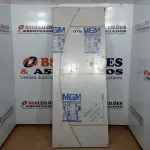LOTE 078 - 01 PORTA MGM MELAMINICA DECORATIVA 210X80CM (NO ESTADO, NÃO SABEMOS SE FUNCIONA. LEILÃO NÃO TEM GARANTIA E NEM DEVOLUÇÃO, SUJEITO A POSSÍVEIS AVARIAS VISÍVEIS/OCULTAS E/OU AUSÊNCIA DE COMPONENTES)