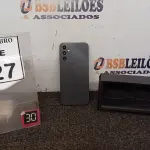 LOTE 027 - 01 SMARTPHONE MACA SAMSUNG. (NO ESTADO) ATENÇÃO! FAZER A VISITAÇÃO ANTES DE ARREMATAR, NÃO SABEMOS SE FUNCIONA, LEILÃO NÃO TEM GARANTIA E NEM DEVOLUÇÃO, SUJEITO A POSSÍVEIS AVARIAS VISÍVEIS/OCULTAS E/OU AUSÊNCIA DE COMPONENTES.