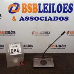 LOTE 086 - 01 MICROFONE DE MESA COM BASE. (NO ESTADO) ATENÇÃO! FAZER A VISITAÇÃO ANTES DE ARREMATAR, NÃO SABEMOS SE FUNCIONA, LEILÃO NÃO TEM GARANTIA E NEM DEVOLUÇÃO, SUJEITO A POSSÍVEIS AVARIAS VISÍVEIS/OCULTAS E/OU AUSÊNCIA DE COMPONENTES.