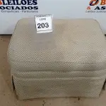 LOTE 203 - 01 PUFF. (NO ESTADO EM QUE SE ENCONTRA. SUJEITO A AVARIAS OCULTAS/VISÍVEIS.) AE7315C