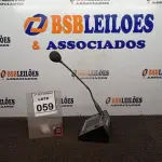 LOTE 059 - 01 MICROFONE DE MESA COM BASE. (NO ESTADO) ATENÇÃO! FAZER A VISITAÇÃO ANTES DE ARREMATAR, NÃO SABEMOS SE FUNCIONA, LEILÃO NÃO TEM GARANTIA E NEM DEVOLUÇÃO, SUJEITO A POSSÍVEIS AVARIAS VISÍVEIS/OCULTAS E/OU AUSÊNCIA DE COMPONENTES.