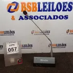 LOTE 057 - 01 MICROFONE DE MESA COM BASE. (NO ESTADO) ATENÇÃO! FAZER A VISITAÇÃO ANTES DE ARREMATAR, NÃO SABEMOS SE FUNCIONA, LEILÃO NÃO TEM GARANTIA E NEM DEVOLUÇÃO, SUJEITO A POSSÍVEIS AVARIAS VISÍVEIS/OCULTAS E/OU AUSÊNCIA DE COMPONENTES.