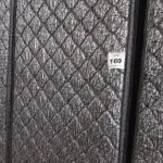 LOTE 169 - 01 COLCHÃO SOLTEIRO COM BASE 1,88CM X 0,88CM. (NO ESTADO EM QUE SE ENCONTRA. SUJEITO A AVARIAS OCULTAS/VISÍVEIS.) BJ7220P