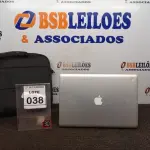 LOTE 038 - 01 MACBOOK PRO COM BOLSA. (NO ESTADO) ATENÇÃO! FAZER A VISITAÇÃO ANTES DE ARREMATAR, NÃO SABEMOS SE FUNCIONA, LEILÃO NÃO TEM GARANTIA E NEM DEVOLUÇÃO, SUJEITO A POSSÍVEIS AVARIAS VISÍVEIS/OCULTAS E/OU AUSÊNCIA DE COMPONENTES.
