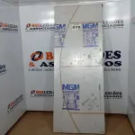 LOTE 078 - 01 PORTA MGM MELAMINICA DECORATIVA 210X80CM (NO ESTADO, NÃO SABEMOS SE FUNCIONA. LEILÃO NÃO TEM GARANTIA E NEM DEVOLUÇÃO, SUJEITO A POSSÍVEIS AVARIAS VISÍVEIS/OCULTAS E/OU AUSÊNCIA DE COMPONENTES)