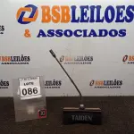 LOTE 086 - 01 MICROFONE DE MESA COM BASE. (NO ESTADO) ATENÇÃO! FAZER A VISITAÇÃO ANTES DE ARREMATAR, NÃO SABEMOS SE FUNCIONA, LEILÃO NÃO TEM GARANTIA E NEM DEVOLUÇÃO, SUJEITO A POSSÍVEIS AVARIAS VISÍVEIS/OCULTAS E/OU AUSÊNCIA DE COMPONENTES.