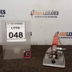 LOTE 048 - 01 FERRO DE PASSAR A VAPOR MARCA CONTINENTAL. (NO ESTADO) ATENÇÃO! FAZER A VISITAÇÃO ANTES DE ARREMATAR, NÃO SABEMOS SE FUNCIONA, LEILÃO NÃO TEM GARANTIA E NEM DEVOLUÇÃO, SUJEITO A POSSÍVEIS AVARIAS VISÍVEIS/OCULTAS E/OU AUSÊNCIA DE COMPONENTES.