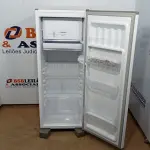 LOTE 005 - 01  GELADEIRA ESMALTEC 245L CYCLE DEFROST INVERTER ROC31 PRO - 220VOLTS (NO ESTADO, NÃO SABEMOS SE FUNCIONA. LEILÃO NÃO TEM GARANTIA E NEM DEVOLUÇÃO, SUJEITO A POSSÍVEIS AVARIAS VISÍVEIS/OCULTAS E/OU AUSÊNCIA DE COMPONENTES)