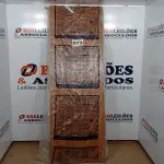 LOTE 073 - 01  PORTA DE MADEIRA 210X80CM ESPESSURA 3,5CM MSO EUCATEX (NO ESTADO, NÃO SABEMOS SE FUNCIONA. LEILÃO NÃO TEM GARANTIA E NEM DEVOLUÇÃO, SUJEITO A POSSÍVEIS AVARIAS VISÍVEIS/OCULTAS E/OU AUSÊNCIA DE COMPONENTES)