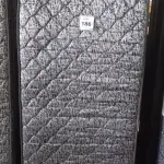 LOTE 186 - 01 COLCHÃO SOLTEIRO COM BASE 1,88CM X 0,88CM. (NO ESTADO EM QUE SE ENCONTRA. SUJEITO A AVARIAS OCULTAS/VISÍVEIS.) AU2472V