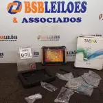 LOTE 009 - 01 TABLET QAV 801 8GB MARCA TABRA. (NO ESTADO) ATENÇÃO! FAZER A VISITAÇÃO ANTES DE ARREMATAR, NÃO SABEMOS SE FUNCIONA, LEILÃO NÃO TEM GARANTIA E NEM DEVOLUÇÃO, SUJEITO A POSSÍVEIS AVARIAS VISÍVEIS/OCULTAS E/OU AUSÊNCIA DE COMPONENTES.
